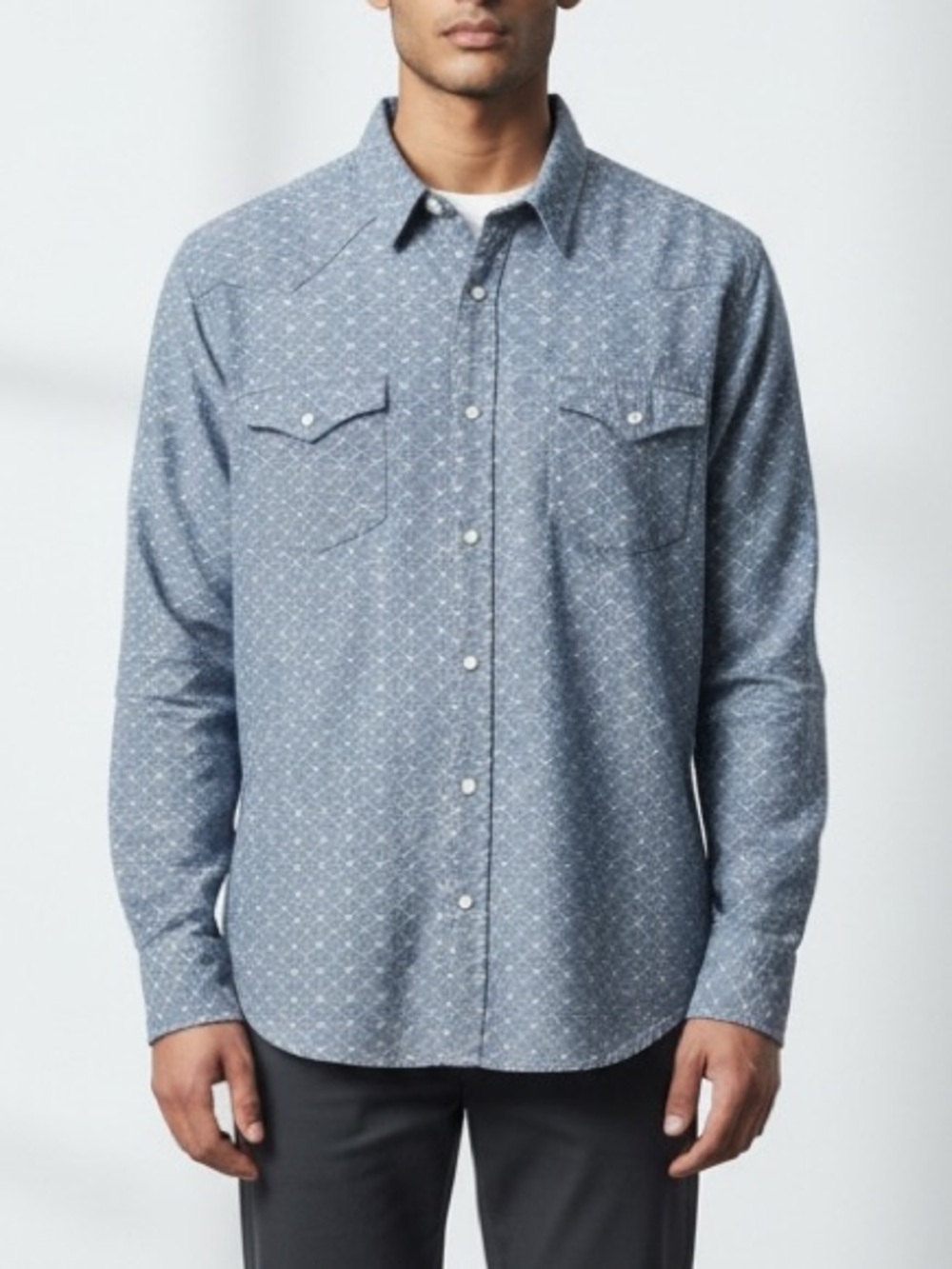 Men's Regular Fit Denim Blue Casual Button-Down Shirt w. Snap Button Pockets